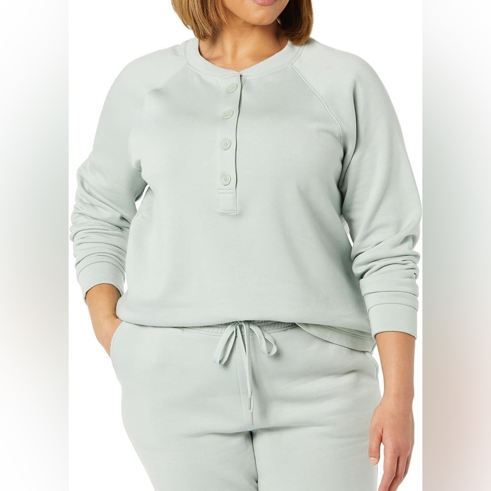0303 - AMAZON Women’s Large Fleece Long-Sleeved Henley Sweatshirt